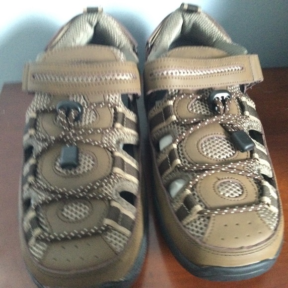 ORTHOFEET Mens Clearwater Strap Sandal …x-wide new in box